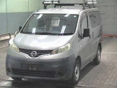 NISSAN NV200