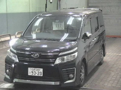 TOYOTA VOXY