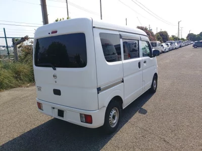 NISSAN CLIPPER VAN
