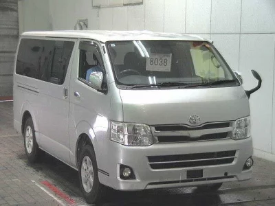 TOYOTA HIACE VAN