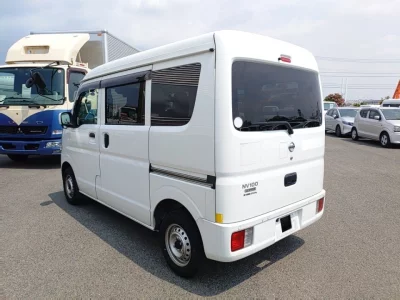 NISSAN CLIPPER VAN