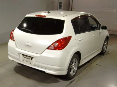 NISSAN TIIDA