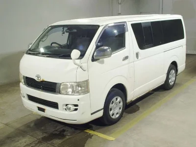 TOYOTA HIACE VAN