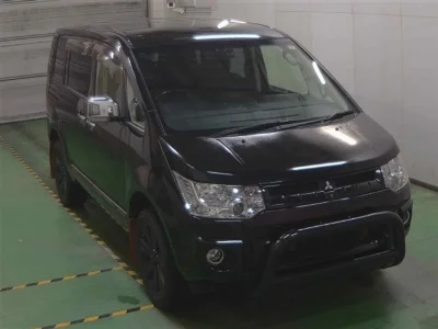MITSUBISHI DELICA D5