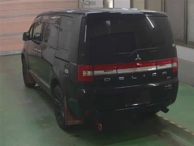 MITSUBISHI DELICA D5