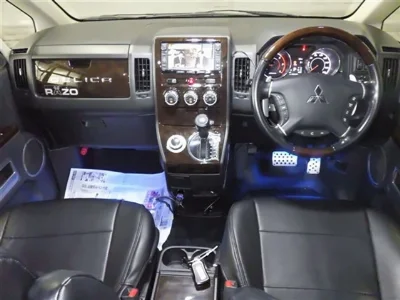 MITSUBISHI DELICA D5
