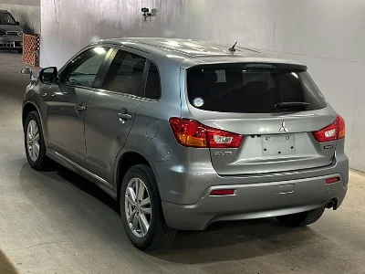 MITSUBISHI RVR
