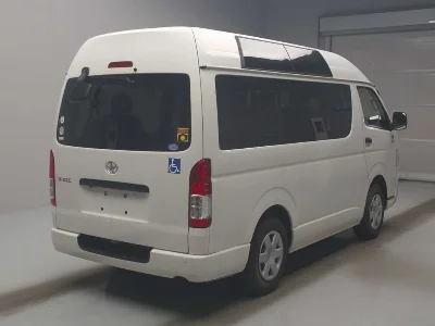 TOYOTA HIACE VAN