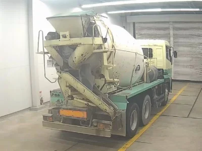 NISSAN UD