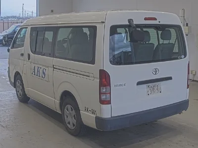 TOYOTA HIACE