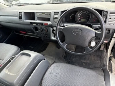 TOYOTA HIACE