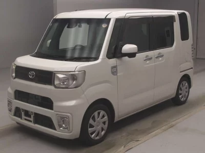 TOYOTA PIXIS MEGA