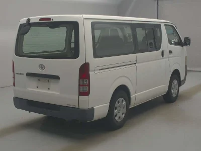 TOYOTA REGIUS VAN