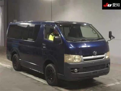 TOYOTA HIACE VAN