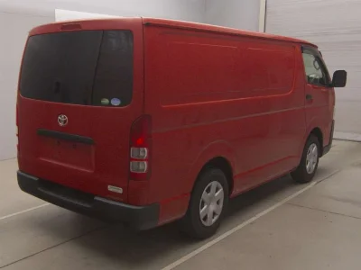 TOYOTA HIACE VAN