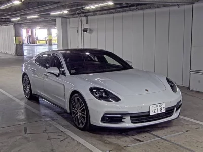 PORSCHE PANAMERA