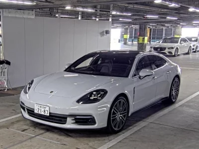PORSCHE PANAMERA