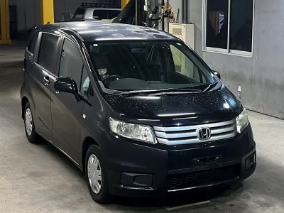 HONDA FREED SPIKE