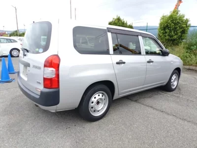 TOYOTA SUCCEED
