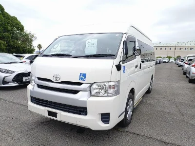 TOYOTA HIACE