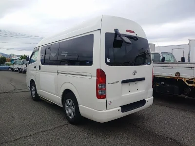TOYOTA REGIUS ACE VAN