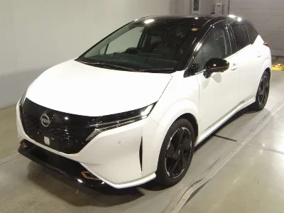 NISSAN AURA