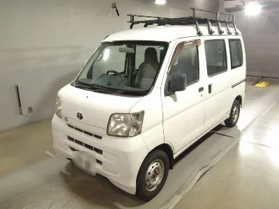 TOYOTA PIXIS VAN