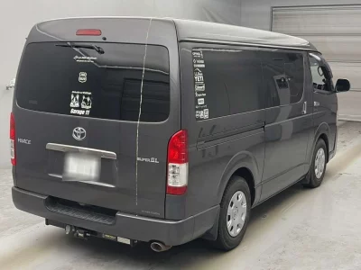 TOYOTA REGIUS VAN