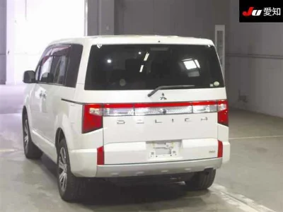 MITSUBISHI DELICA D5