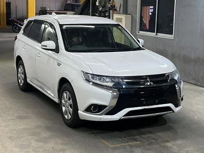 MITSUBISHI OUTLANDER PHEV