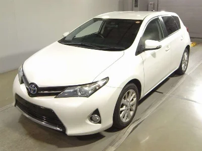 TOYOTA AURIS