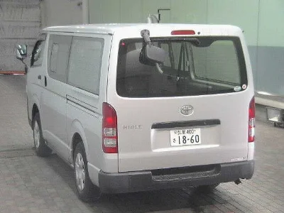 TOYOTA HIACE VAN