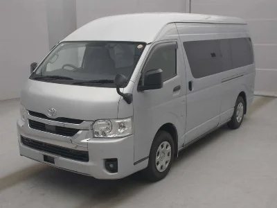 TOYOTA REGIUS VAN