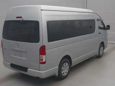 TOYOTA REGIUS VAN