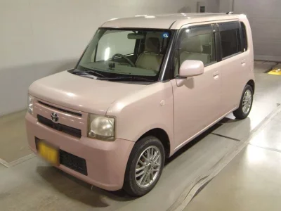 TOYOTA PIXIS SPACE