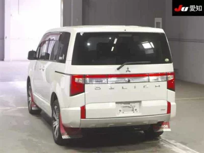 MITSUBISHI DELICA D5