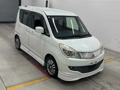 MITSUBISHI DELICA D2