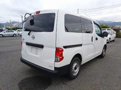 NISSAN NV200