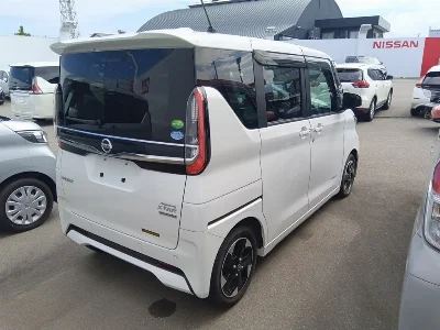 NISSAN ROOX