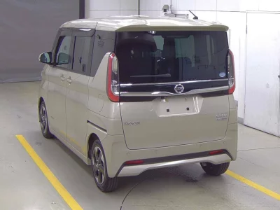 NISSAN ROOX
