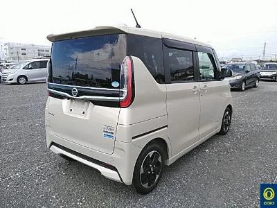 NISSAN ROOX