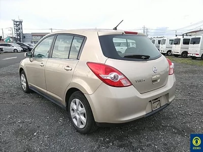 NISSAN TIIDA