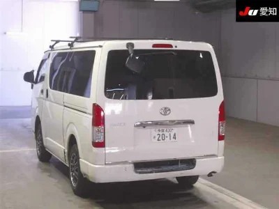 TOYOTA HIACE VAN
