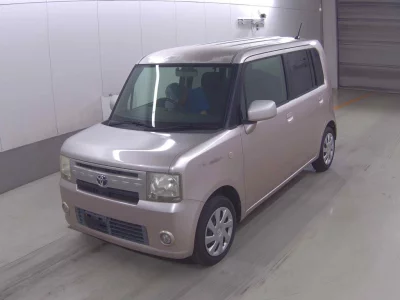 TOYOTA PIXIS SPACE