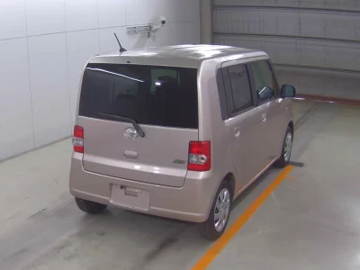 TOYOTA PIXIS SPACE