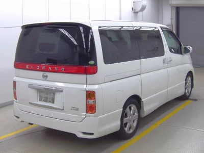 NISSAN ELGRAND
