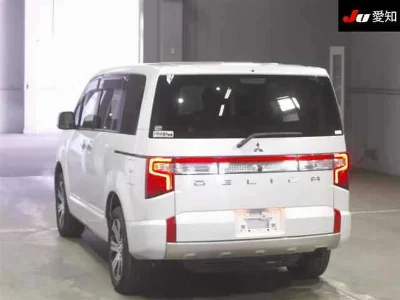 Mitsubishi DELICA D5