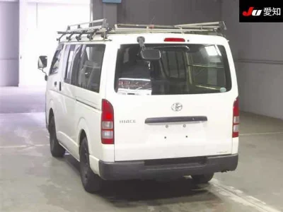 TOYOTA HIACE VAN