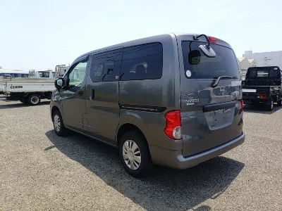 NISSAN NV200
