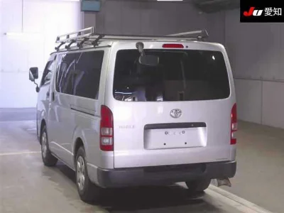 TOYOTA HIACE VAN